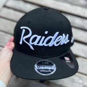 Men's New Era Black Las Vegas Raiders Throwback 9FIFTY Adjustable Snapback Hat